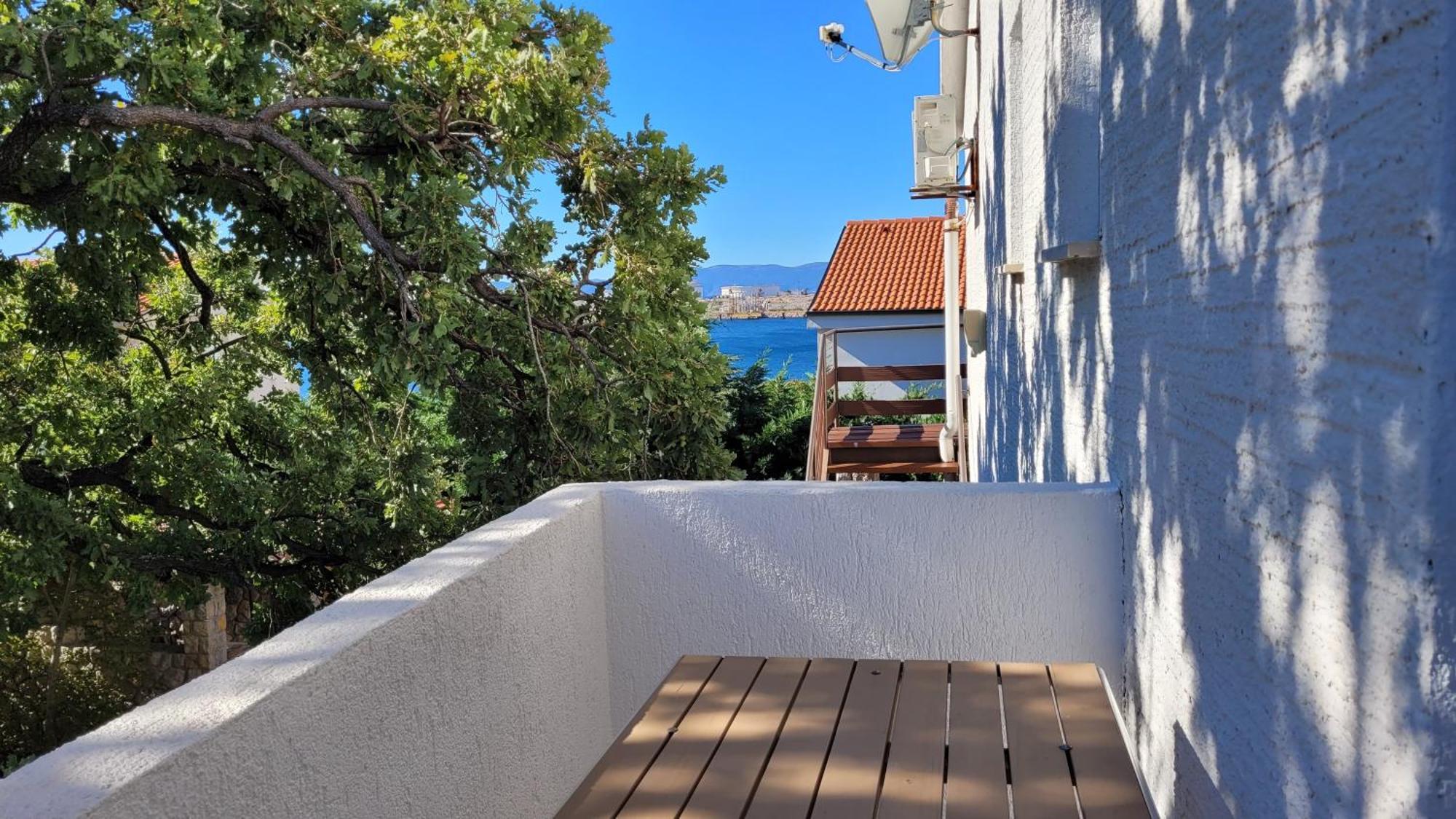 Apartments Adriana Omišalj Εξωτερικό φωτογραφία